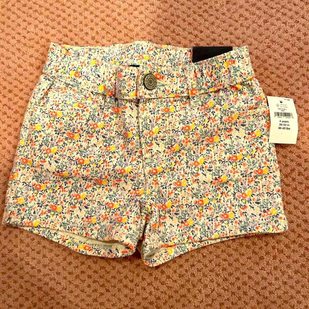 Gap floral shorts, New with tags, size 4!